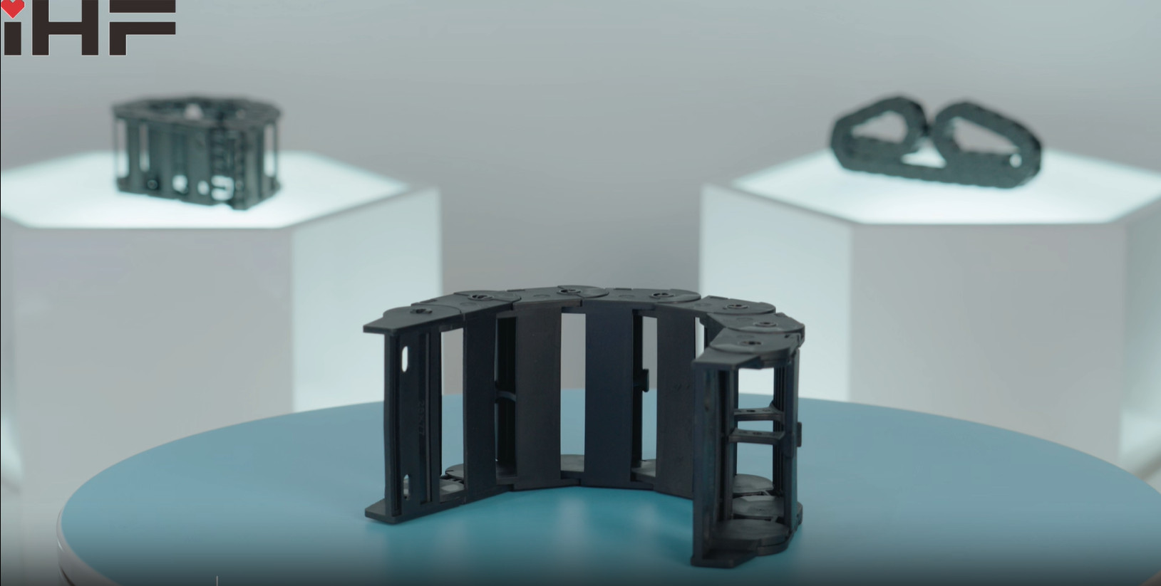 Otimize a proteção de cabos com soluções personalizadas de canaletas plásticas para cabos.