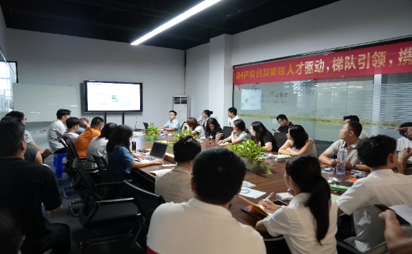 Aprimorando a experi&ecirc;ncia do cliente | Treinamento de produtos el&eacute;tricos ministrado por gerentes de produto e engenheiros da iHF